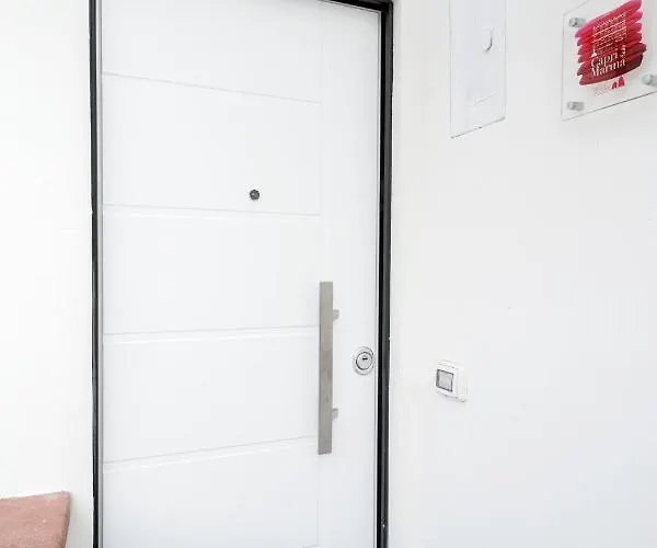 Πανσιόν Marina